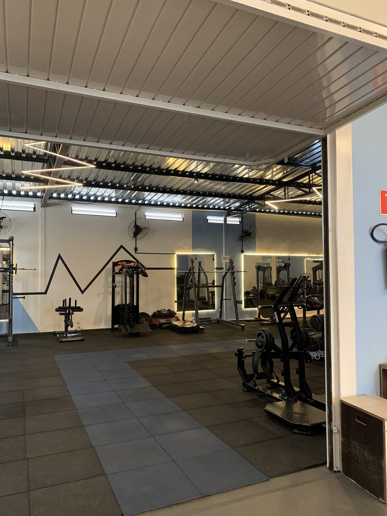 Pista de treino funcional com marcação START
